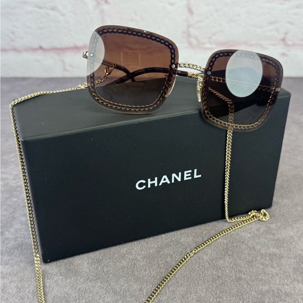 Chanel Square Sunglasses with CC Chain 4244 - Picture 16 of 16